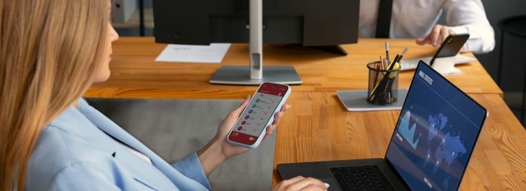 Cómo la Tecnología Está Transformando la Gestión de la Salud en el Trabajo