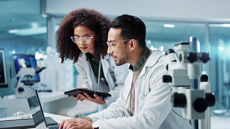 Construcción de reputación médica en un entorno científico y digital